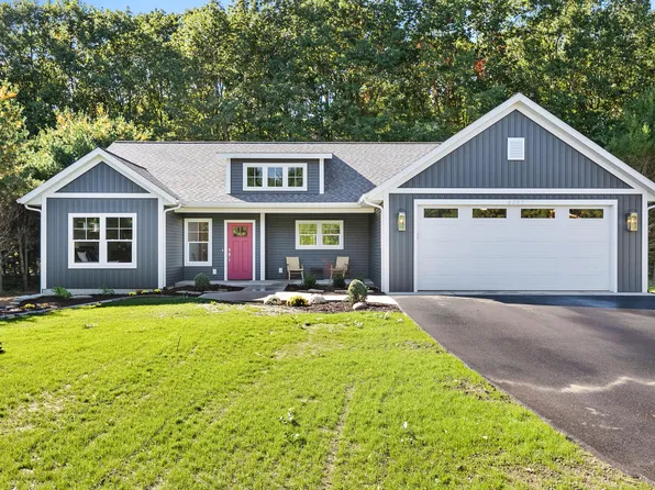 195 Toby Rd NW, Sparta, MI 49345