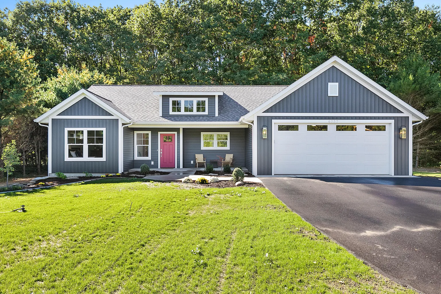 190 Toby Dr NW photo 1