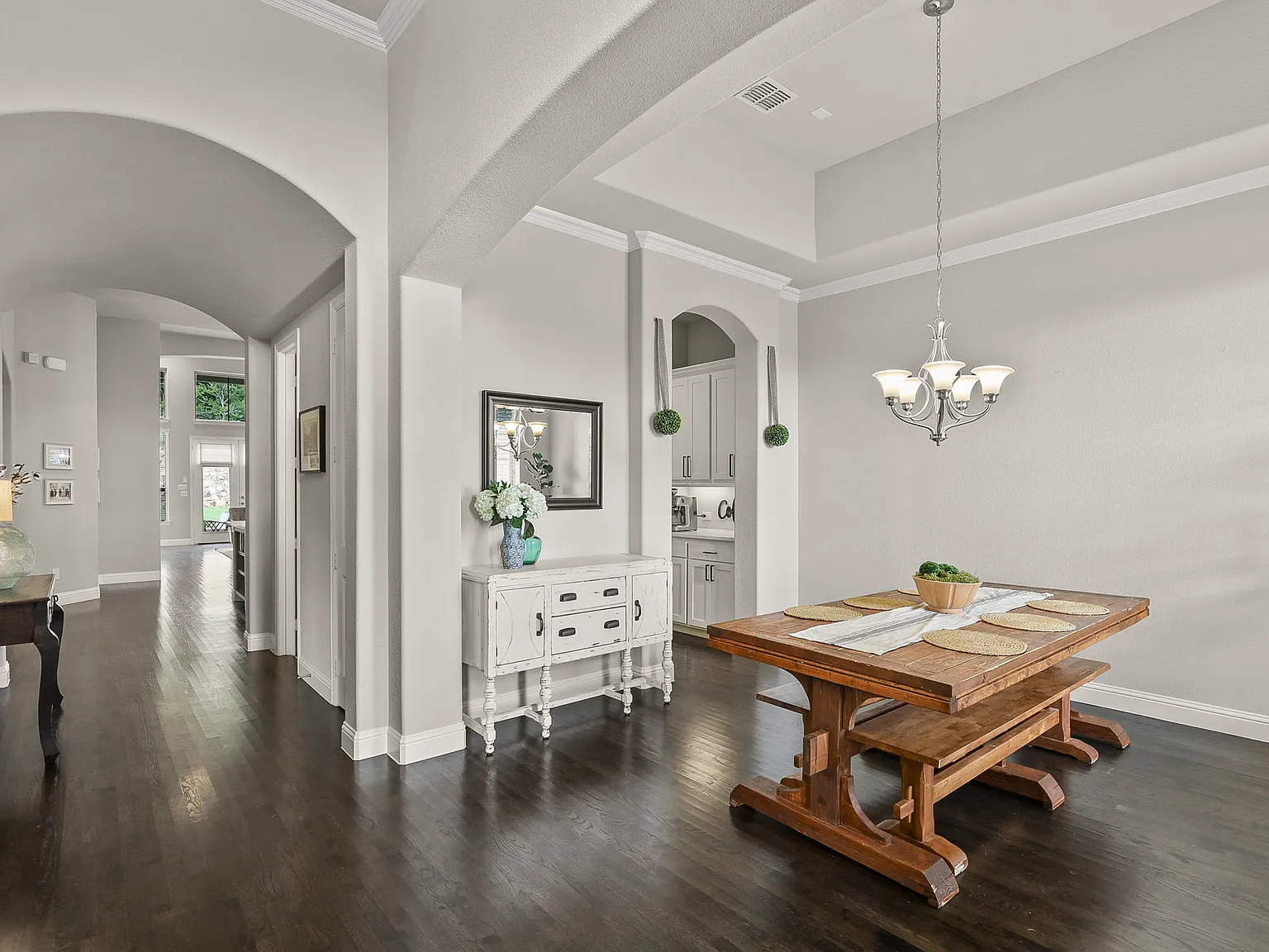 4 bed, 3.5 bath, 3419 sqft, $4,500 — Photo 4