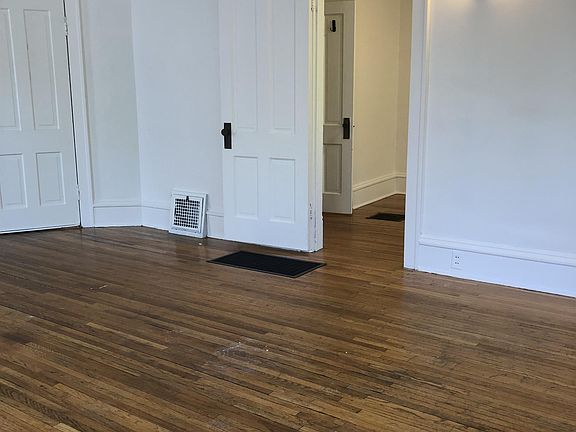 4th image of 2640 Emerson Ave S
