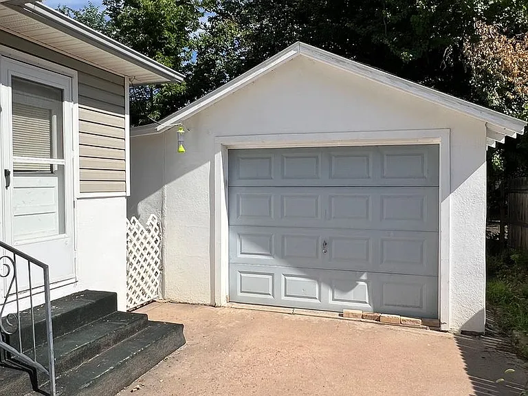 831 Capitol Hill St — Photo 26