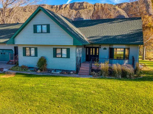 411 River St, Fort Benton, MT 59442