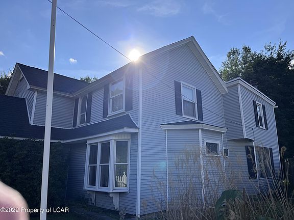 3rd image of 212 Gaffney Dr