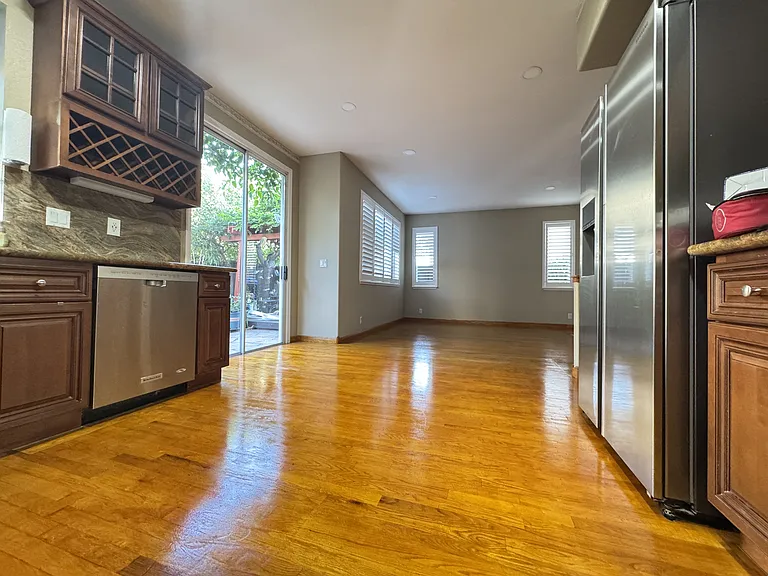15680 Atlantus Ave — Photo 8