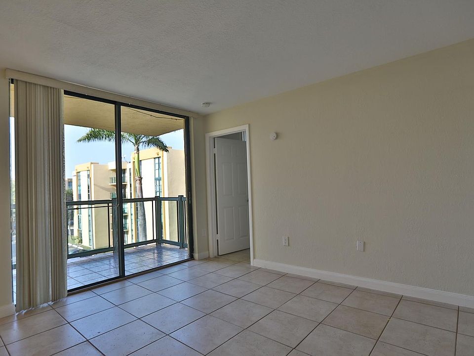 2nd image of 11790 SW 18th St APT 424