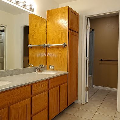 5th image of 3807 S River Run Way Unit 3