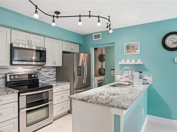 8861 Colonnades CT W #217, BONITA SPRINGS, FL 34135