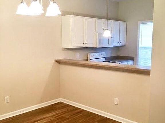 Dining room into Kitchen