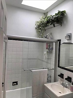 5th image of 271 W 11th St APT 5D