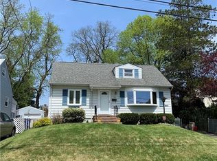 28 Kiva St, Iselin, NJ 08830