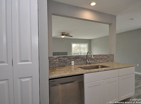 3rd image of 6030 Hopes Ferry St