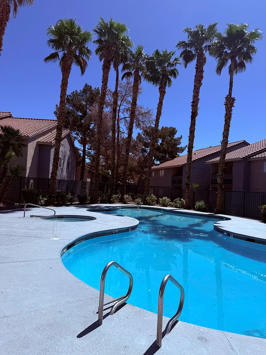 Building Photo - Silver Palms Apartments