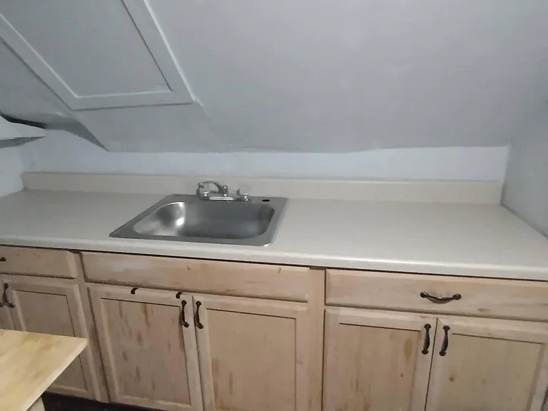 95-97 Randolph Ave #5 — Photo 9