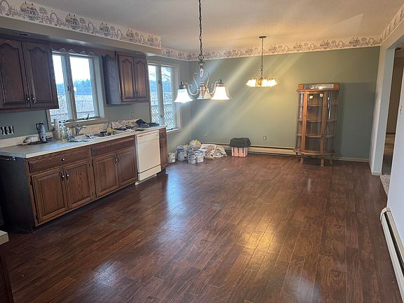 3rd image of 5092 Clearwater St