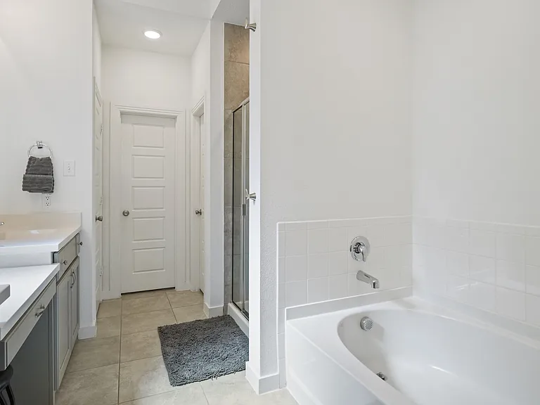 525 Overton Ave — Photo 13