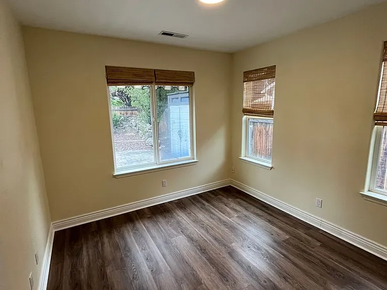 1379 Elges Ave — Photo 13