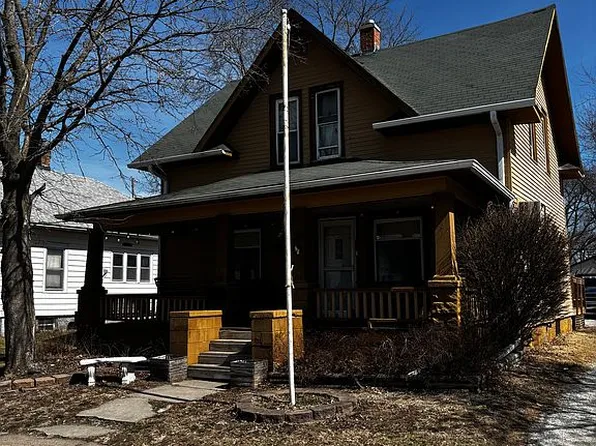 512 N 8th St, Chariton, IA 50049