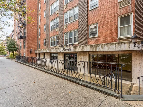 14215 Franklin Avenue #3A, Flushing, NY 11355