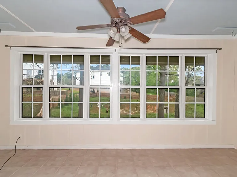 2106 Palmyra Dr SE — Photo 15