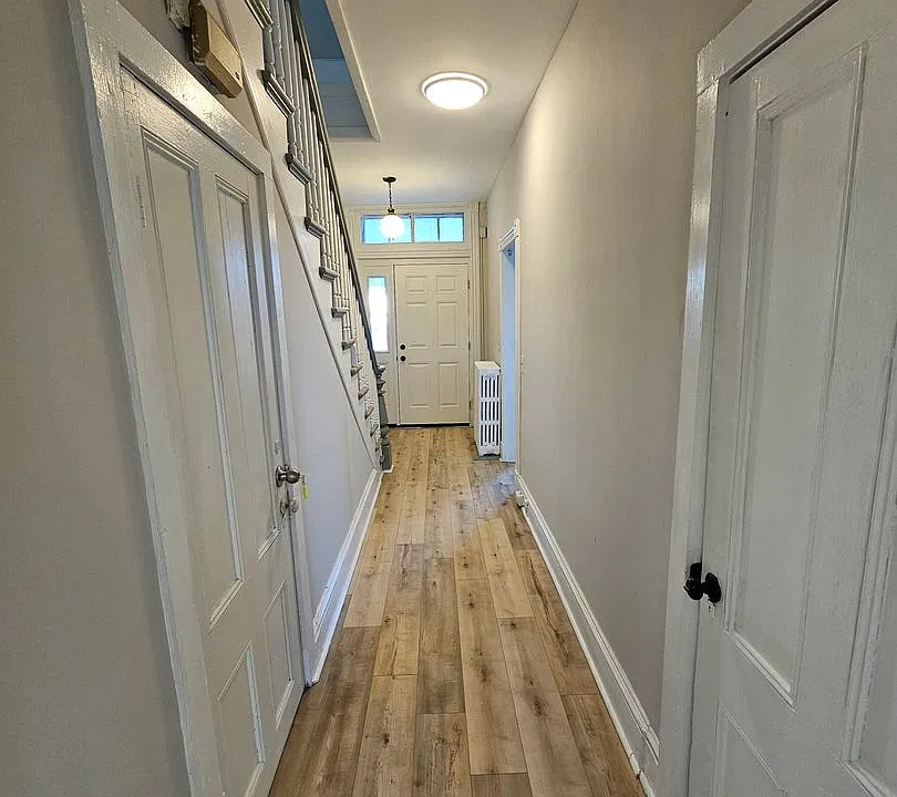 8 Maiden Ln