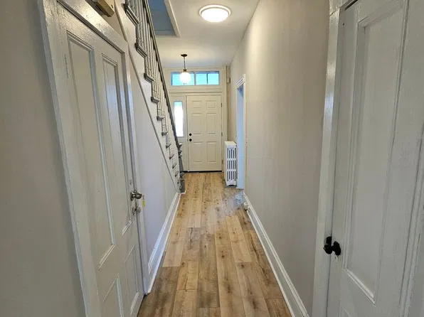 3 Bedroom Apartment - Kingston, NY, 8 Maiden Ln, Kingston, NY 12401