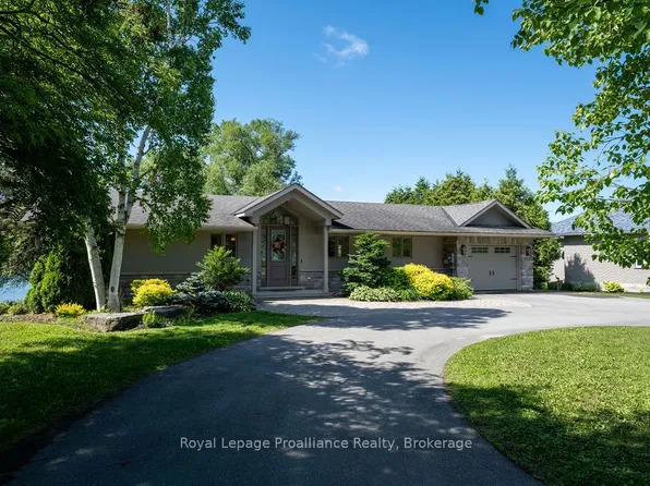 30 Hunt Ln, Quinte West, ON K8V 5P5