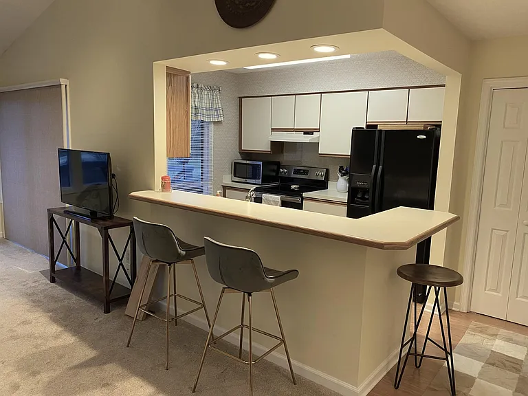 145 Glen Abbey Trl — Photo 11