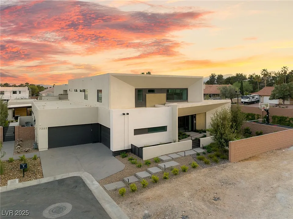 7385 Heron Canyon Ct