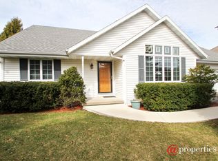 404 Lakewood Dr, Williams Bay, WI 53191