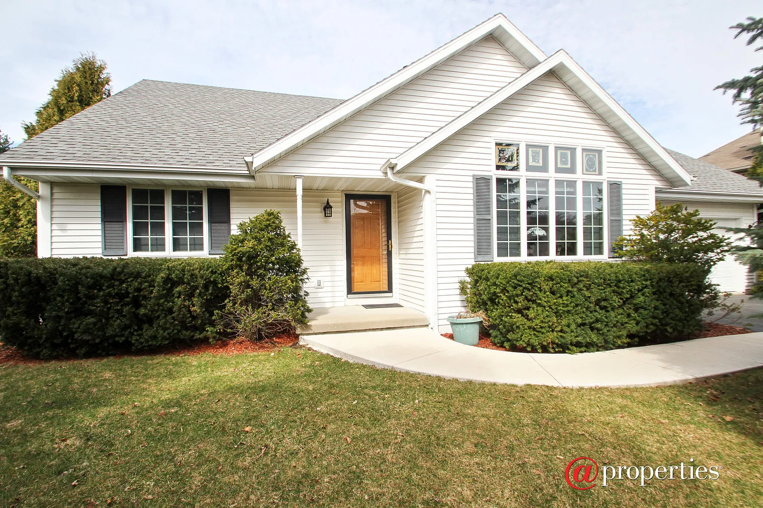 404 Lakewood Dr photo 1