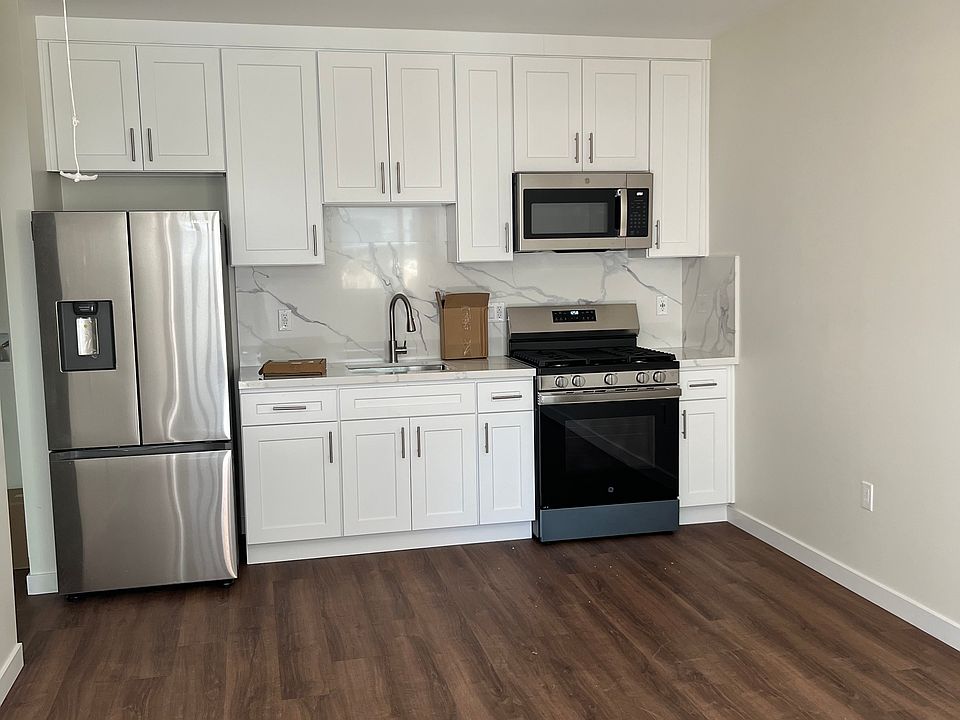 2nd image of 177 N Mansfield Ave #1/2