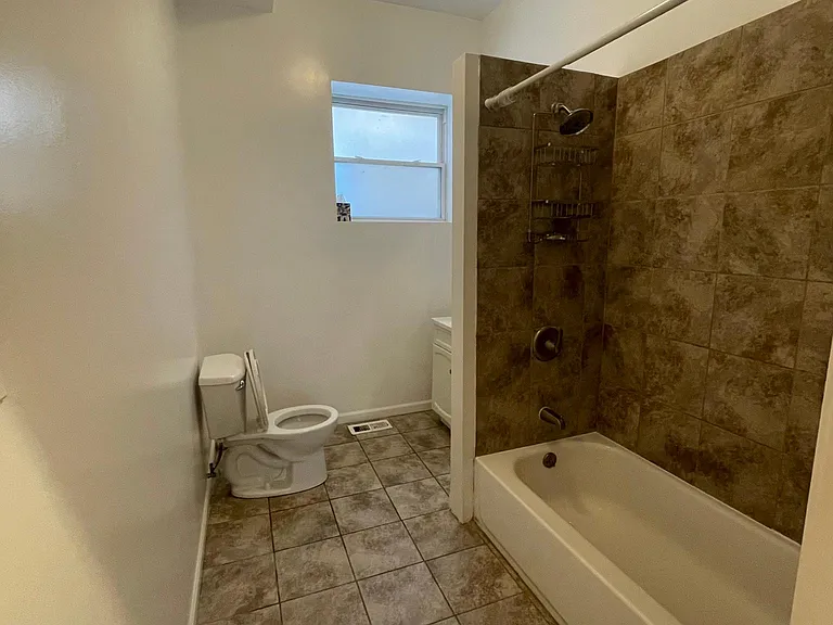 3826 W Monroe St — Photo 2