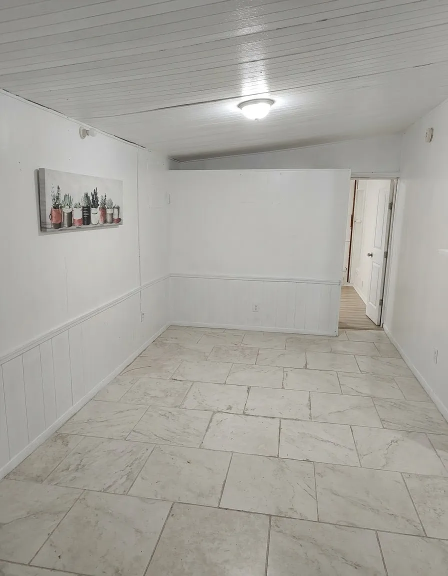 3 bed, 890 sqft, $1,400 — Photo 4