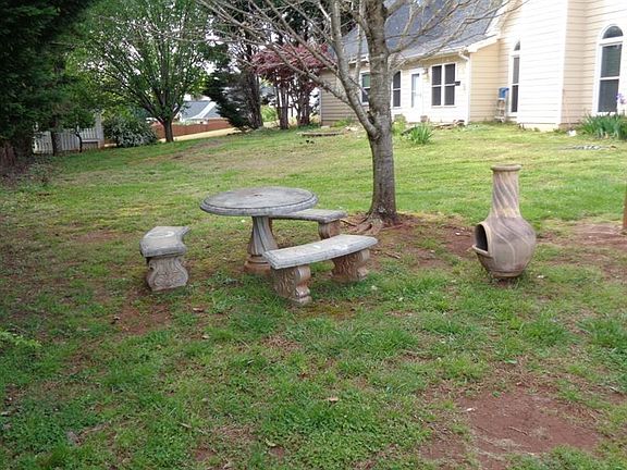 4th image of 225 Cross Creek Dr