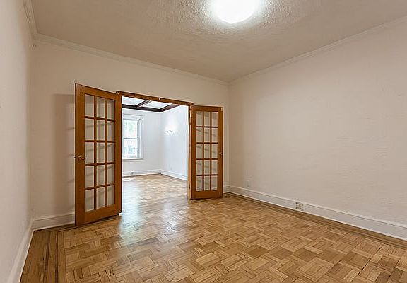3rd image of 36-12 Crescent St #1