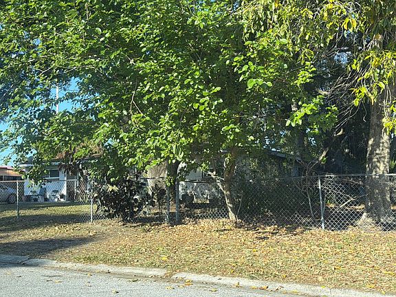 2nd image of 705 Flame Tree Rd