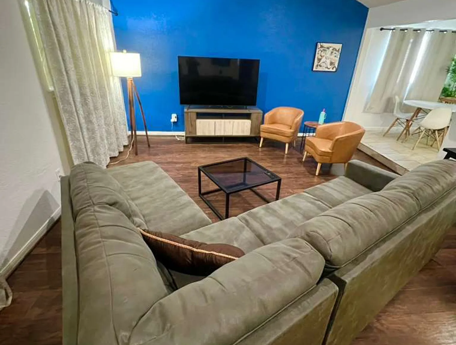 3 bed, 2.0 bath, $4,862 — Photo 4