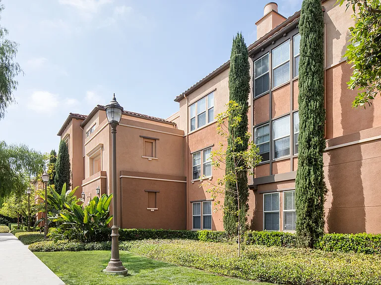 Portola Place Apartment Homes — Photo 18