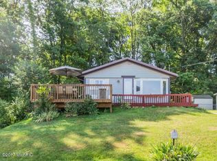 10333 Walnut Dr, Three Rivers, MI 49093