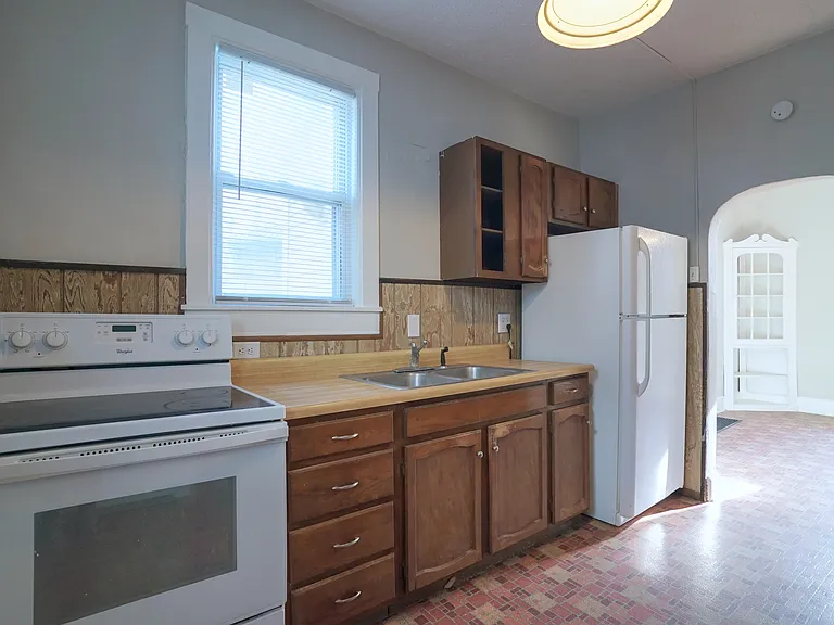 616 Liberty St — Photo 8