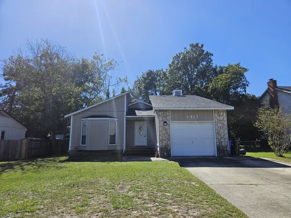 5913 Bishopgate Pl, Fayetteville, NC 28304