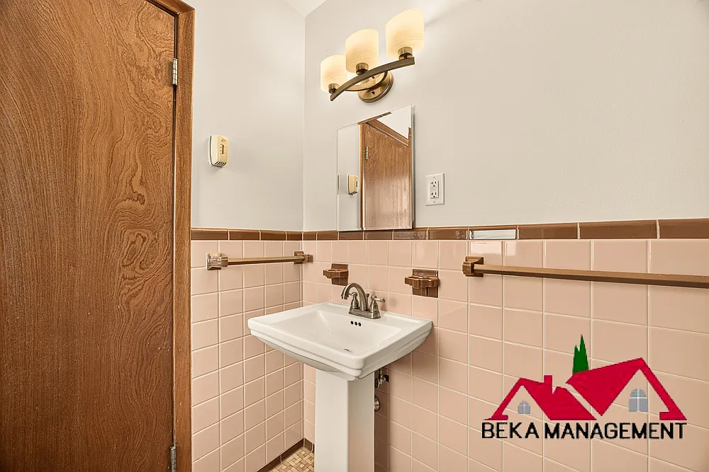 1 bed, 750 sqft, $915 — Photo 2