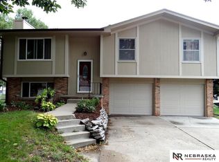 2517 Childs Rd W, Bellevue, NE 68147