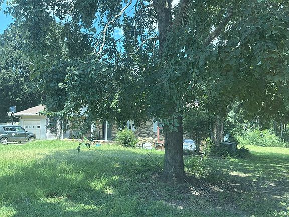 3rd image of 121 Chilton Cir