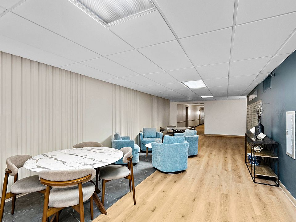 Step into sophistication at Chardon Court Apartments, where modern design meets cozy comfort. Enjoy stylish common areas, perfect for relaxation and socializing. Elevate your lifestyle todayschedule a tour to see your future home!