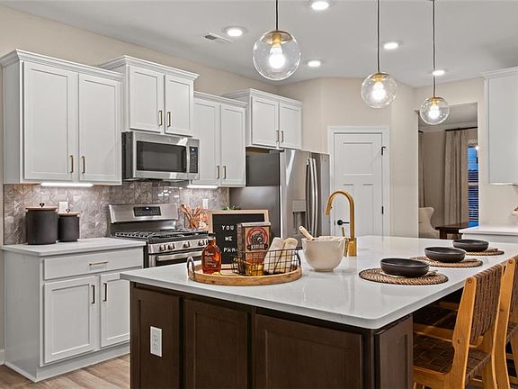 3rd image of 1699 Bancroft Rd