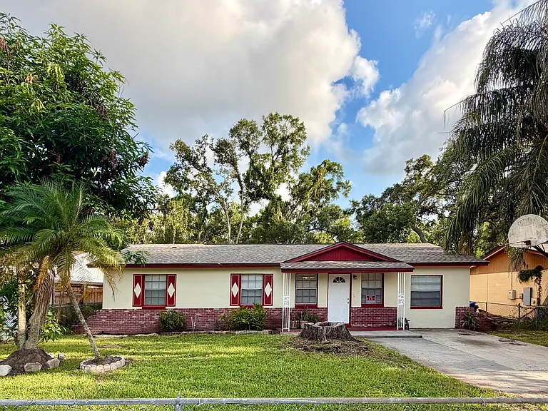 4403 Dolphin Dr — Photo 1