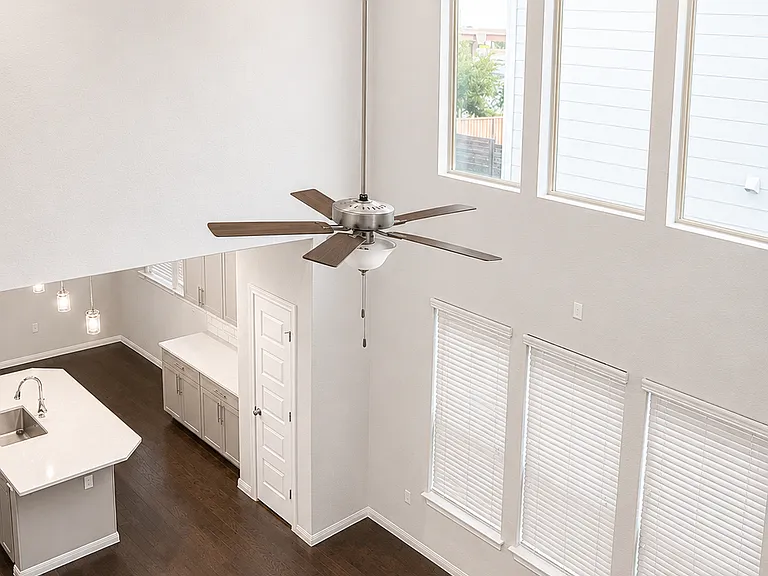 9601 Gynerium Dr — Photo 11