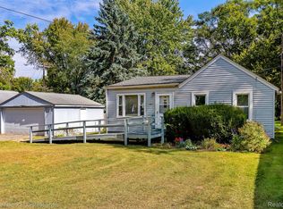 1460 Courtland Blvd, Rochester Hills, MI 48307