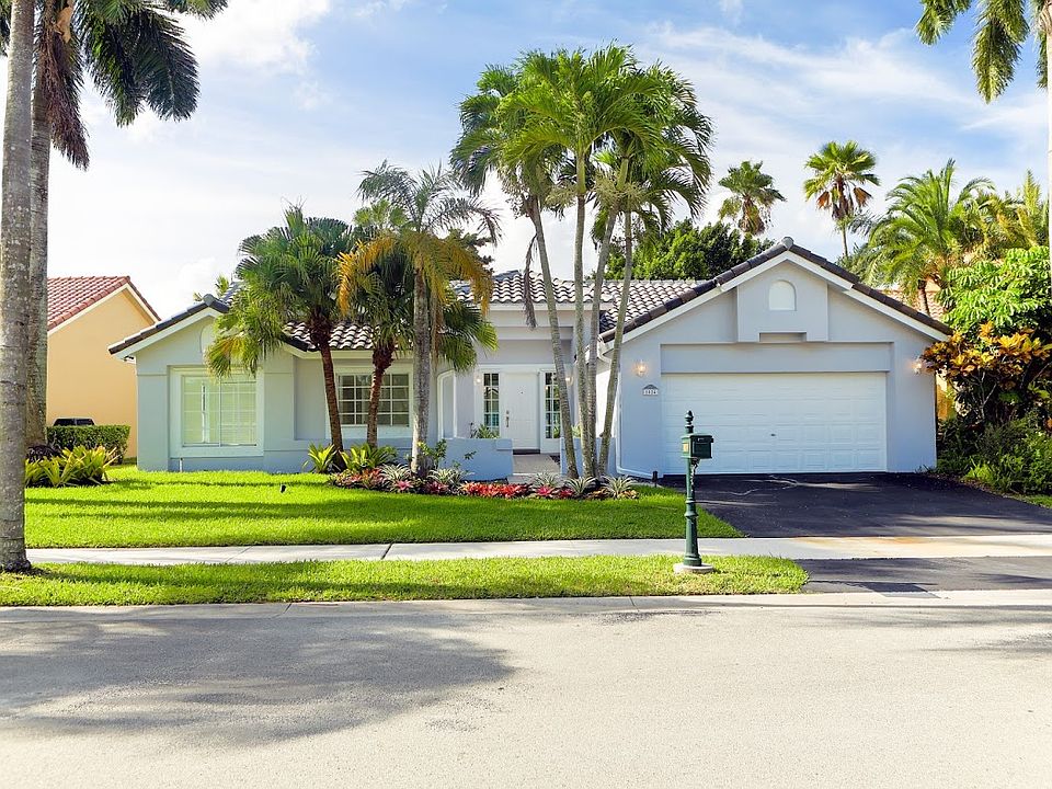 1st image of 1024 Laguna Springs Dr
